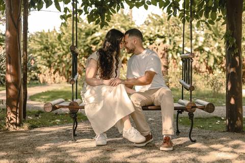 As melhores ideias e inspirações criativas de fotos de ensaio pré casamento registradas por fotógrafos profissionais de eventos da empresa Criativus Foto e Vídeo na cidade de Holambra  '