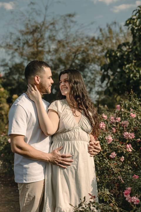 As melhores ideias e inspirações criativas de fotos de ensaio pré casamento registradas por fotógrafos profissionais de eventos da empresa Criativus Foto e Vídeo na cidade de Holambra  '