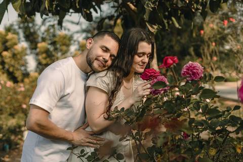 As melhores ideias e inspirações criativas de fotos de ensaio pré casamento registradas por fotógrafos profissionais de eventos da empresa Criativus Foto e Vídeo na cidade de Holambra  '