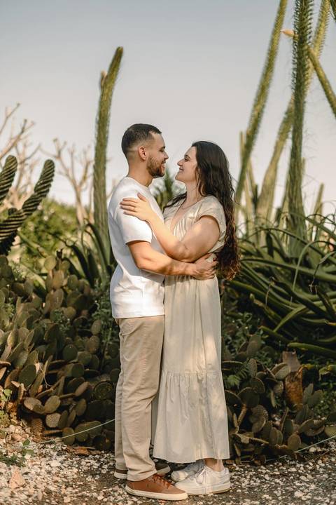 As melhores ideias e inspirações criativas de fotos de ensaio pré casamento registradas por fotógrafos profissionais de eventos da empresa Criativus Foto e Vídeo na cidade de Holambra  '