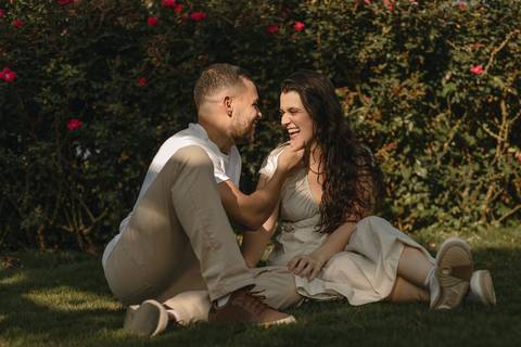 As melhores ideias e inspirações criativas de fotos de ensaio pré casamento registradas por fotógrafos profissionais de eventos da empresa Criativus Foto e Vídeo na cidade de Holambra  '