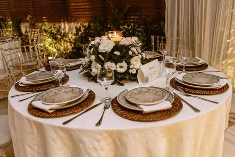 As melhores ideias e inspirações criativas de fotos de casamento registradas por fotógrafos profissionais de eventos da empresa Criativus Foto e Vídeo no Espaço Mariah em Osasco'