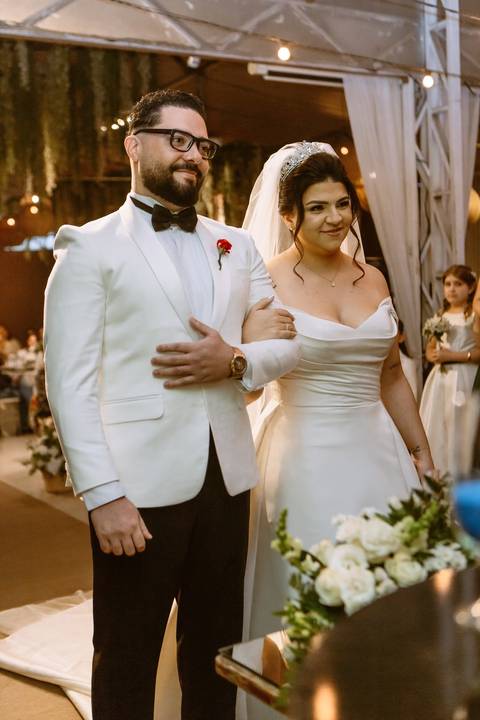 As melhores ideias e inspirações criativas de fotos de casamento registradas por fotógrafos profissionais de eventos da empresa Criativus Foto e Vídeo no Espaço Mariah em Osasco'