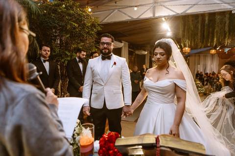 As melhores ideias e inspirações criativas de fotos de casamento registradas por fotógrafos profissionais de eventos da empresa Criativus Foto e Vídeo no Espaço Mariah em Osasco'