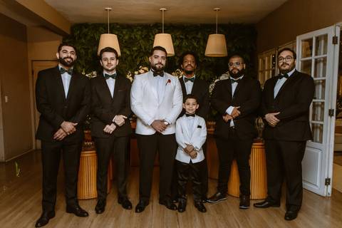 As melhores ideias e inspirações criativas de fotos de casamento registradas por fotógrafos profissionais de eventos da empresa Criativus Foto e Vídeo no Espaço Mariah em Osasco'