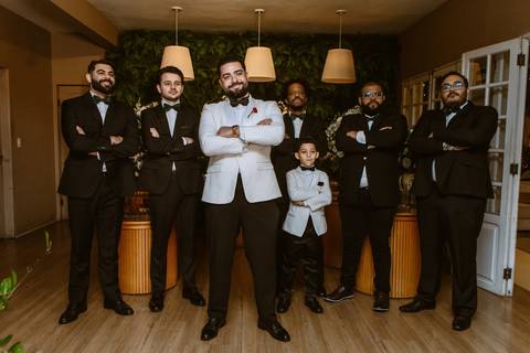 As melhores ideias e inspirações criativas de fotos de casamento registradas por fotógrafos profissionais de eventos da empresa Criativus Foto e Vídeo no Espaço Mariah em Osasco'