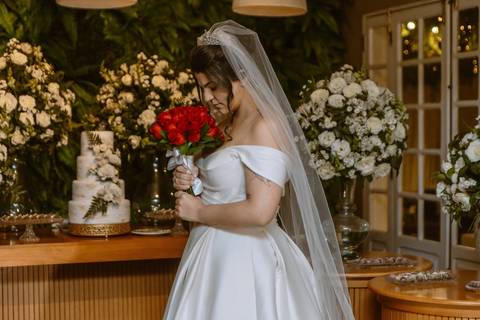 As melhores ideias e inspirações criativas de fotos de casamento registradas por fotógrafos profissionais de eventos da empresa Criativus Foto e Vídeo no Espaço Mariah em Osasco'