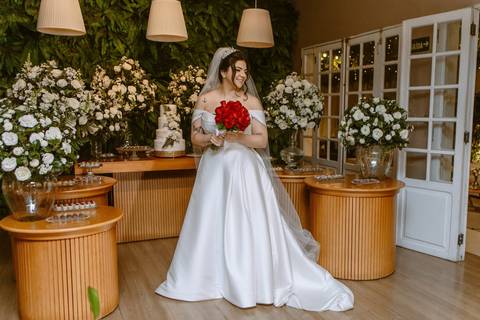 As melhores ideias e inspirações criativas de fotos de casamento registradas por fotógrafos profissionais de eventos da empresa Criativus Foto e Vídeo no Espaço Mariah em Osasco'