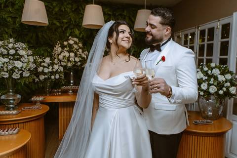 As melhores ideias e inspirações criativas de fotos de casamento registradas por fotógrafos profissionais de eventos da empresa Criativus Foto e Vídeo no Espaço Mariah em Osasco'
