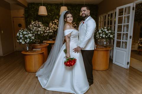 As melhores ideias e inspirações criativas de fotos de casamento registradas por fotógrafos profissionais de eventos da empresa Criativus Foto e Vídeo no Espaço Mariah em Osasco'