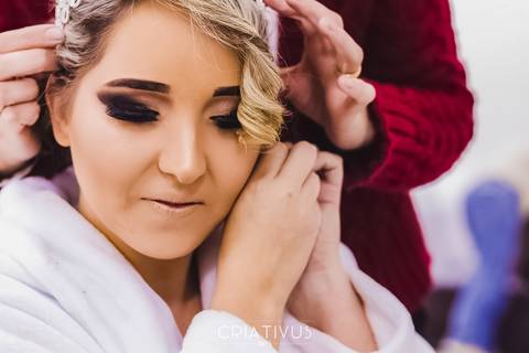 Inspiração e ideias criativas de fotos fotográfico de Making Of da noiva em Jandira-SP'