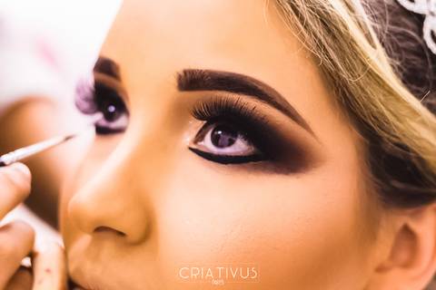 Inspiração e ideias criativas de fotos fotográfico de Making Of da noiva em Jandira-SP'