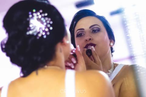 Inspiração e ideias criativas de fotos fotográfico de Making Of da noiva em Vargem Grande Paulista - SP'