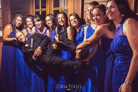 Inspiração e ideias criativas de fotos fotográfico de casamento com as madrinhas em Vargem Grande Paulista - SP'