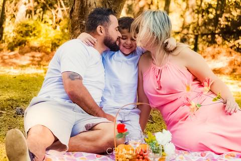 Inspiração e ideias criativas  ensaio fotográfico pré casamento de casal
 na Aldeia da Serra'