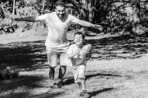 Inspiração e ideias criativas  ensaio fotográfico pré casamento de casal
 na Aldeia da Serra'