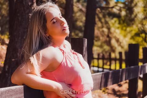 Inspiração e ideias criativas  ensaio fotográfico pré casamento de casal
 na Aldeia da Serra'