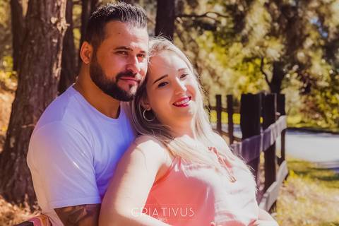 Inspiração e ideias criativas  ensaio fotográfico pré casamento de casal
 na Aldeia da Serra'