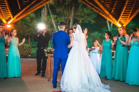 Inspiração e ideias criativas de fotos fotográfico de casamento com as madrinhas Sitio Portal Girassol'