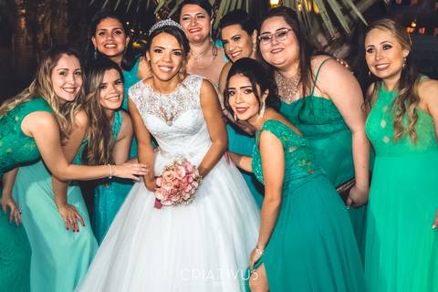 Inspiração e ideias criativas de fotos fotográfico de casamento com as madrinhas Sitio Portal Girassol'