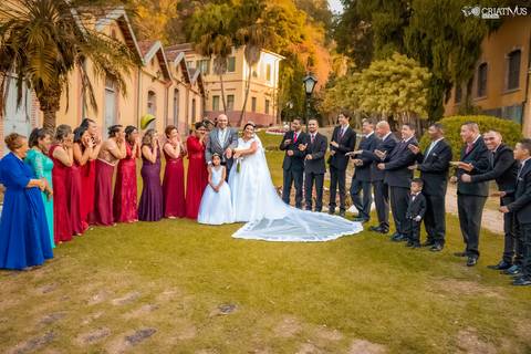 Inspiração e ideias criativas de fotos fotográfico de casamento com as madrinhas em São Roque-SP'