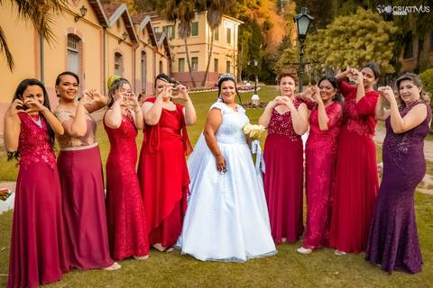 Inspiração e ideias criativas de fotos fotográfico de casamento com as madrinhas em São Roque-SP'