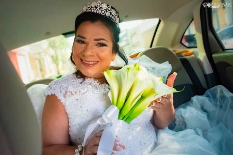 Inspiração e ideias criativas de fotos fotográfico de Making Of da noiva em São Roque-SP'