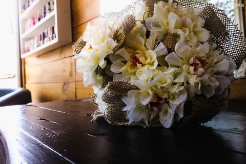 Inspiração e ideias criativas de fotos fotográfico de Making Of da noiva na Granja Vianna, Cotia - SP'