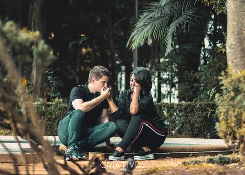 Inspiração e ideias criativas  ensaio fotográfico pré casamento de casal
 na Av. Paulista
'