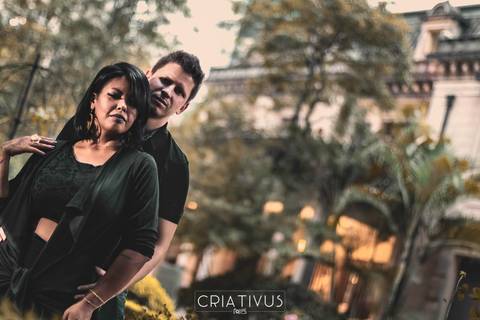 Inspiração e ideias criativas  ensaio fotográfico pré casamento de casal
 na Av. Paulista
'