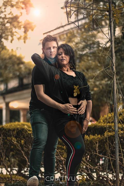 Inspiração e ideias criativas  ensaio fotográfico pré casamento de casal
 na Av. Paulista
'
