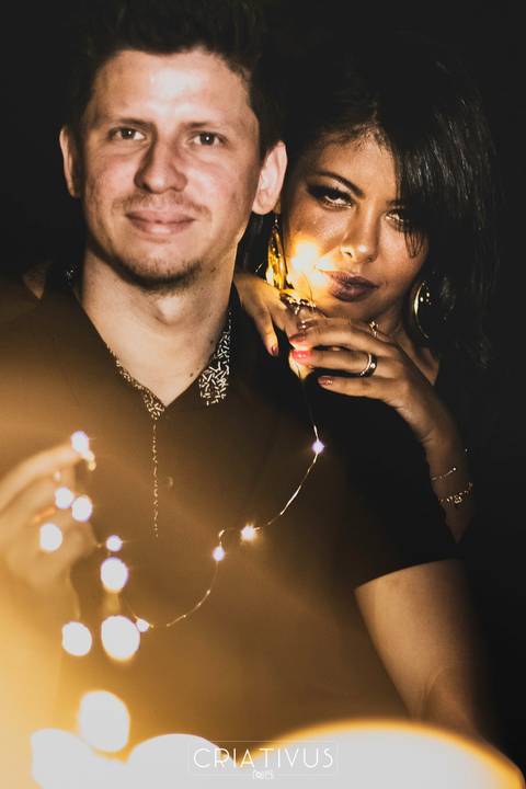 Inspiração e ideias criativas  ensaio fotográfico pré casamento de casal
 na Av. Paulista
'