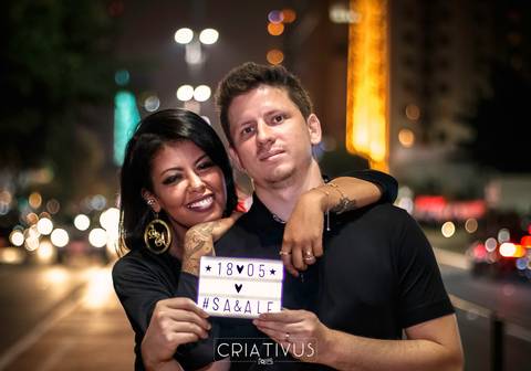 Inspiração e ideias criativas  ensaio fotográfico pré casamento de casal
 na Av. Paulista
'