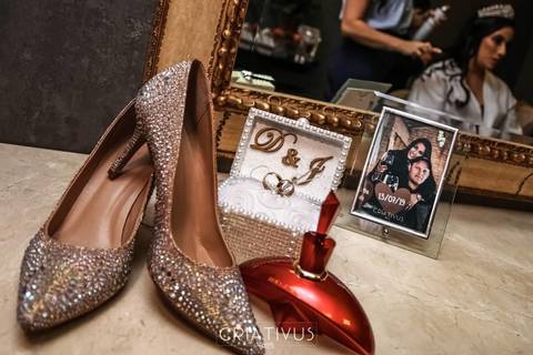 Inspiração e ideias criativas de fotos fotográfico de Making Of da noiva no Lestime de Soi'