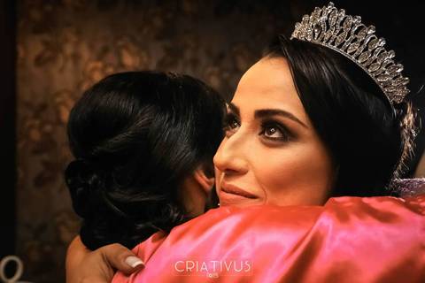 Inspiração e ideias criativas de fotos fotográfico de Making Of da noiva no Lestime de Soi'