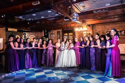 Inspiração e ideias criativas de fotos fotográfico de casamento com as madrinhas no Espaço Mansão-O Casarão'