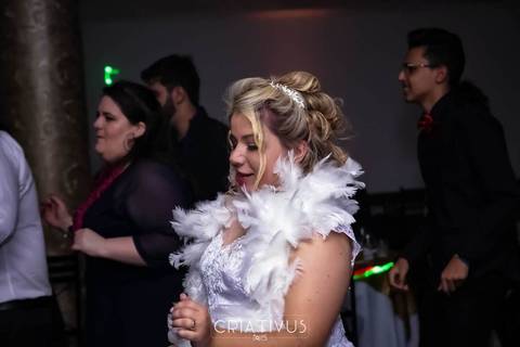 Inspiração e ideias criativas de fotos fotográfico de festa balada noivos dançando em casamento em  São Paulo, Vila Formosa (Espaço Magnífic)'
