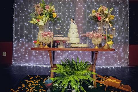 Inspiração e ideias criativas de fotos fotográfico de decoração de casamento mesa do bolo 
 no Sítio dos Netinhos '