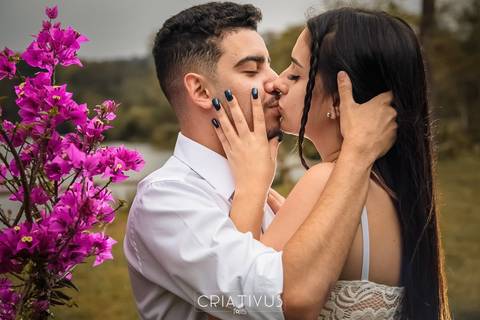 Inspiração e ideias criativas  ensaio fotográfico pré casamento de casal Parque do Carmo'
