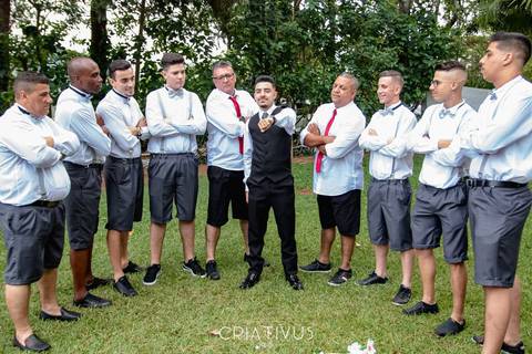 Inspiração e ideias criativas de fotos fotográfico de casamento com os padrinhos no Sítio Della Torre'