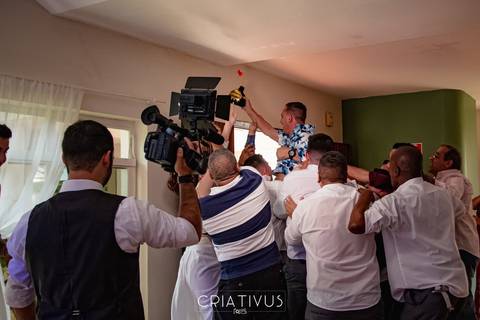 Inspiração e ideias criativas de fotos fotográfico de casamento com os padrinhos no Sítio Della Torre'