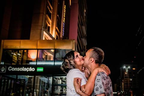 Inspiração e ideias criativas  ensaio fotográfico pré casamento de casal Av. Paulista'