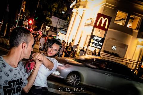 Inspiração e ideias criativas  ensaio fotográfico pré casamento de casal Av. Paulista'