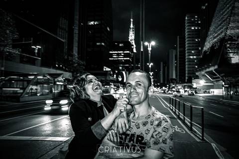 Inspiração e ideias criativas  ensaio fotográfico pré casamento de casal Av. Paulista'