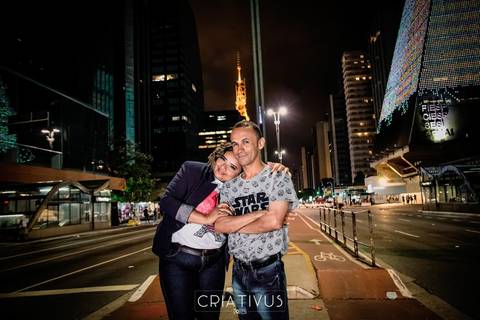 Inspiração e ideias criativas  ensaio fotográfico pré casamento de casal Av. Paulista'