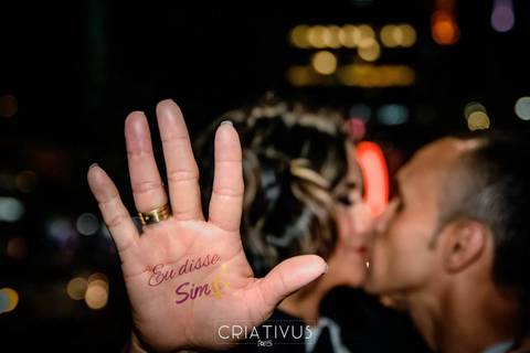 Inspiração e ideias criativas  ensaio fotográfico pré casamento de casal Av. Paulista'