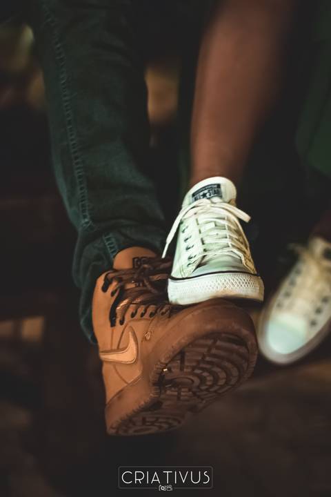 Inspiração e ideias criativas  ensaio fotográfico pré casamento de casal no Parque Municipal'