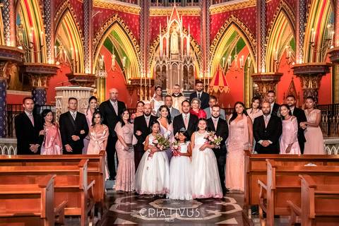 Inspiração e ideias criativas de fotos fotográfico de casamento com os padrinhos na Igreja Arautos do Evangelho'