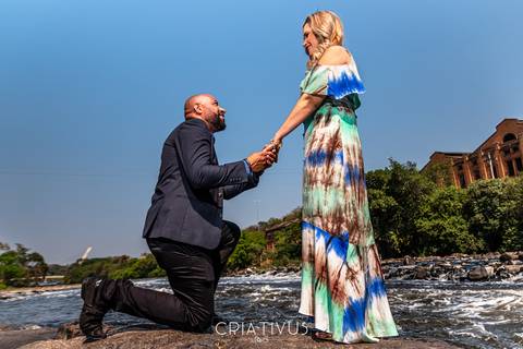Inspiração e ideias criativas  ensaio fotográfico pré casamento de casal no Rio Piracicaba'