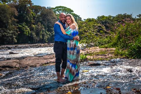 Inspiração e ideias criativas  ensaio fotográfico pré casamento de casal no Rio Piracicaba'